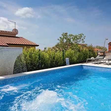 Dom wakacyjny Villa J&M *