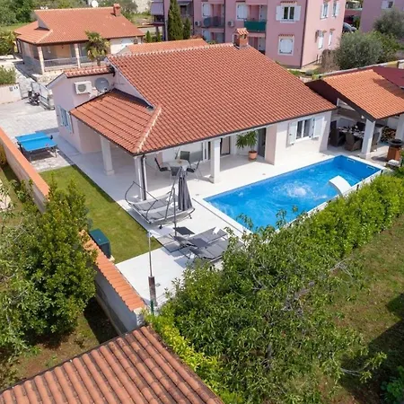 Villa J&M * Žbandaj