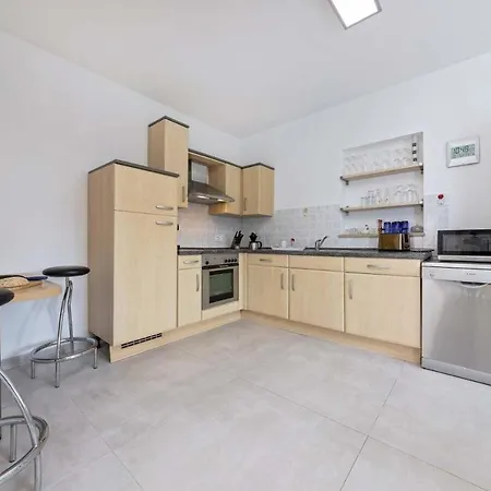 Villa J&M Nyaraló Žbandaj