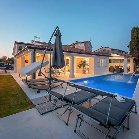 Villa J&M Dom wakacyjny *