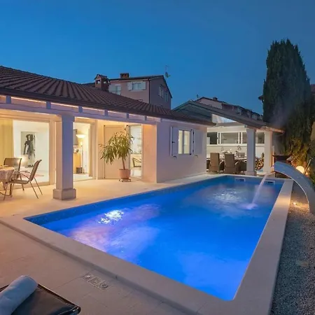 Dom wakacyjny Villa J&M *